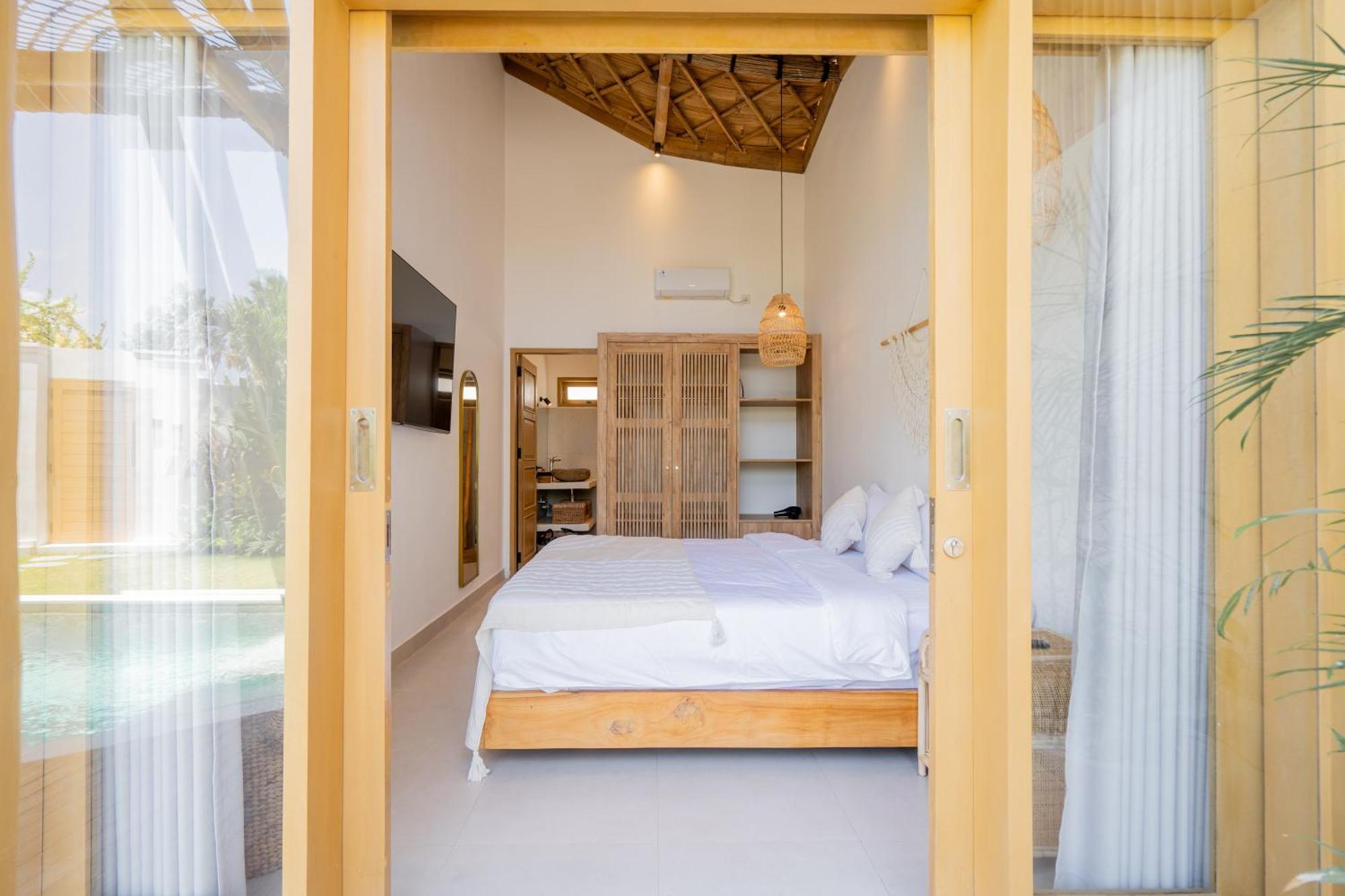 Villa Sunset Bamboo - 3Br Villa In Kerobokan Dış mekan fotoğraf